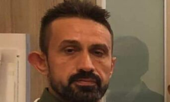 Sağlık Çalışanı Evinde Ölü Bulundu