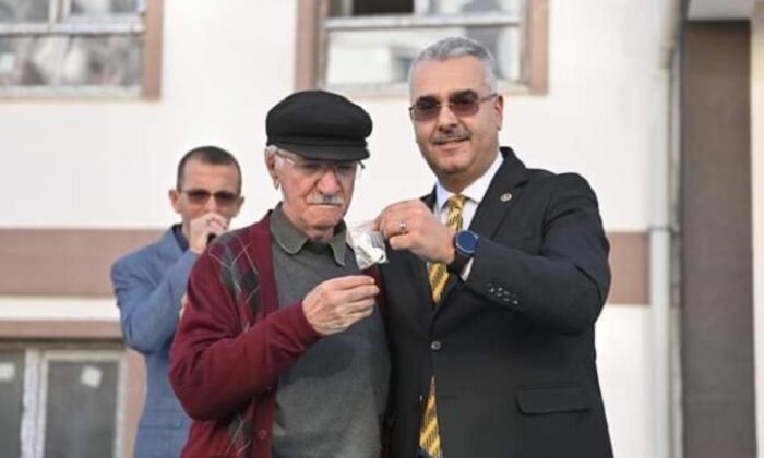 Emeklilere TOKİ’nin Anahtarları Verildi