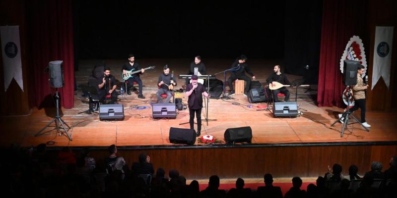 Talha Bora Öge’den Şiir ve Türkü Ziyafeti