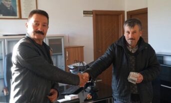 Bulduğu Paraları Sahibine Teslim Etti