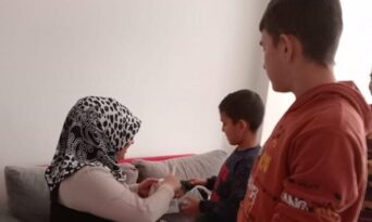 120 Çocuğa Mont ve Bot Desteği