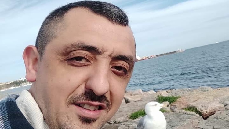 Evinde Ölü Bulundu