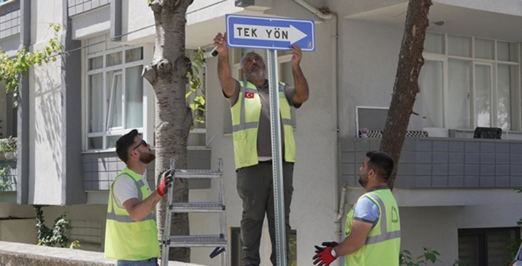 Bir Sokak ile Bir Cadde Tek Yön Oldu