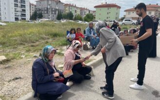 Belediye Öğrencileri Ve Velileri Yalnız Bırakmadı