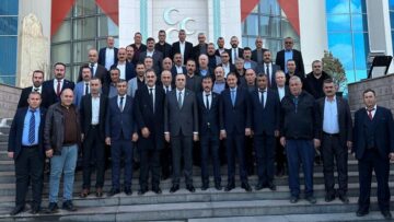 Vahit Kayrıcı, Köy Muhtarlarıyla Görüştü