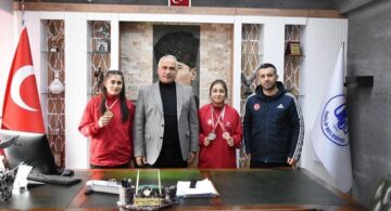 Altın Kızlar, Çizikci’yi Ziyaret Etti