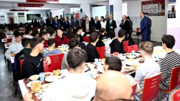 Vali ‘İftarda Konuşalım’ Programına Katıldı