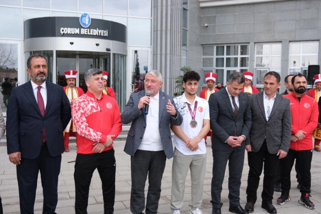 Avrupa Üçüncüsüne Coşkulu Karşılama