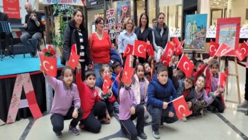 Öğrenci ve Velilerin Hazırladığı Resimler Sergilendi