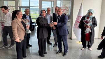 Hemşireler Haftası’nı Güllerle Kutladılar