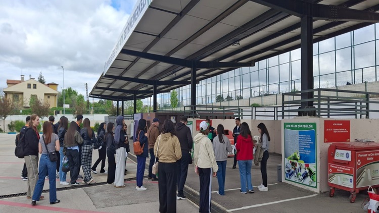 Erasmus Öğrencileri, Sıfır Atık Merkezini Ziyaret Etti