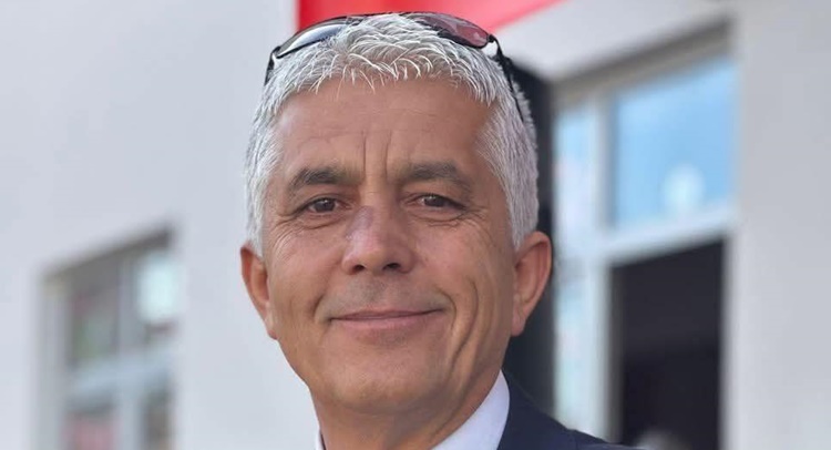 Öğretmen Burhan Şenol Vefat Etti