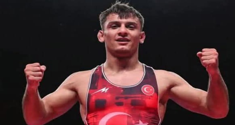 Çorumlu Güreşçi Dünya İkincisi