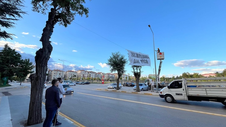 AK Gençlik’ten Leman Dergisi’ndeki Karikatüre Tepki!