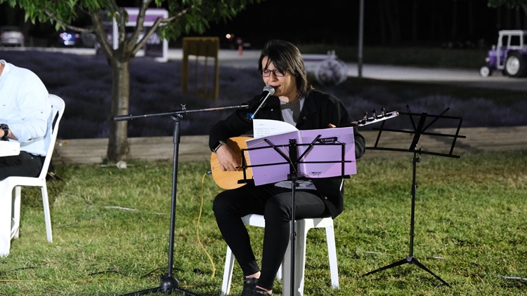 Lavanta Bahçesi’nde Şiir Dolu Gece