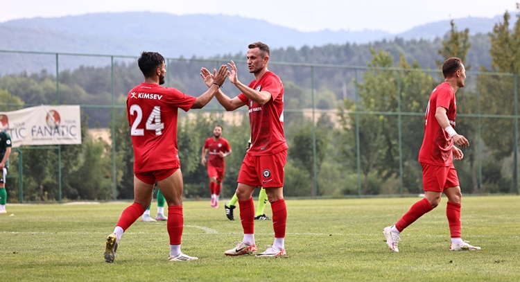 Kırmızı-Siyahlılar Sezona Hazır