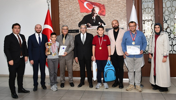 Şampiyonlardan İl Millî Eğitim Müdürüne Ziyaret