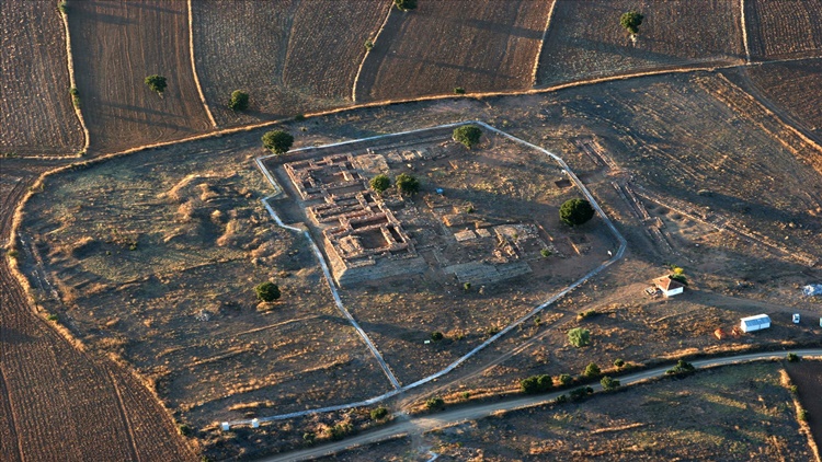 Belediye’den Şapinuva Kazılarına Maddi Destek