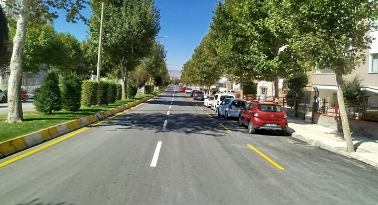 Yol Çizgileri Yenileniyor