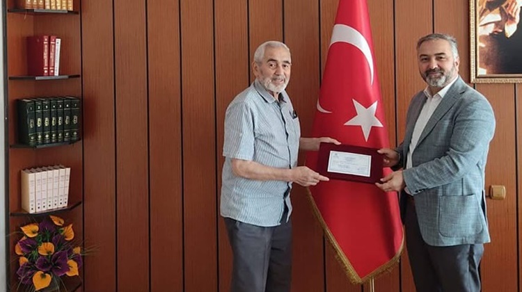 Bir Hayırseverden Yüklü Bağış
