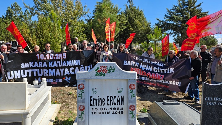 Emine Ercan Mezarı Başında Anıldı