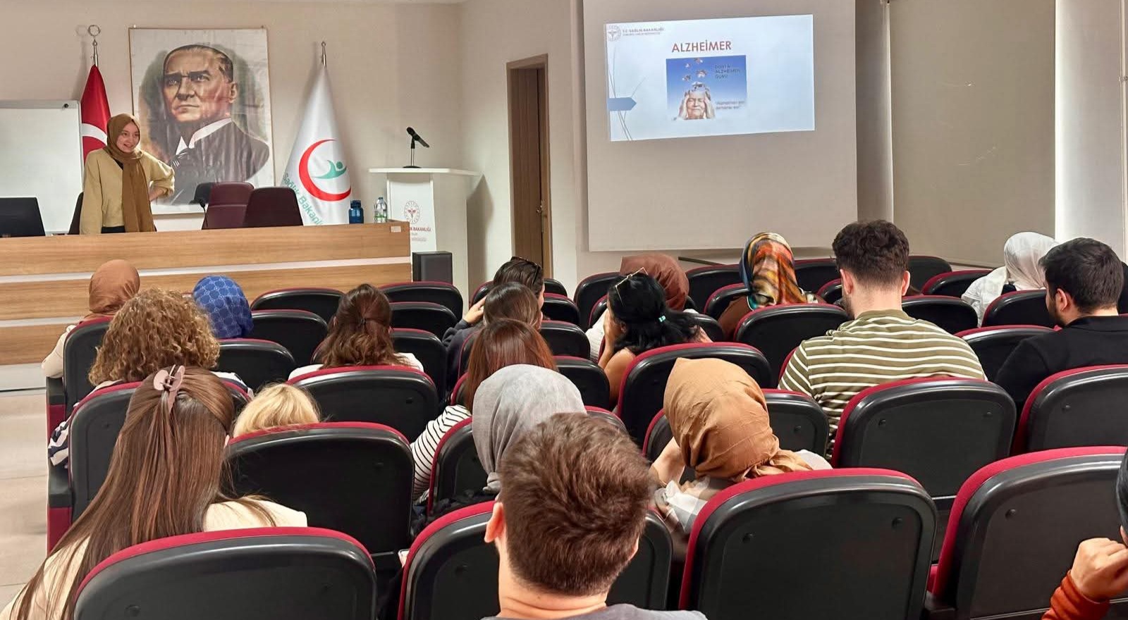 Öğrenci ve Sağlık Çalışanlarına Eğitim Verildi