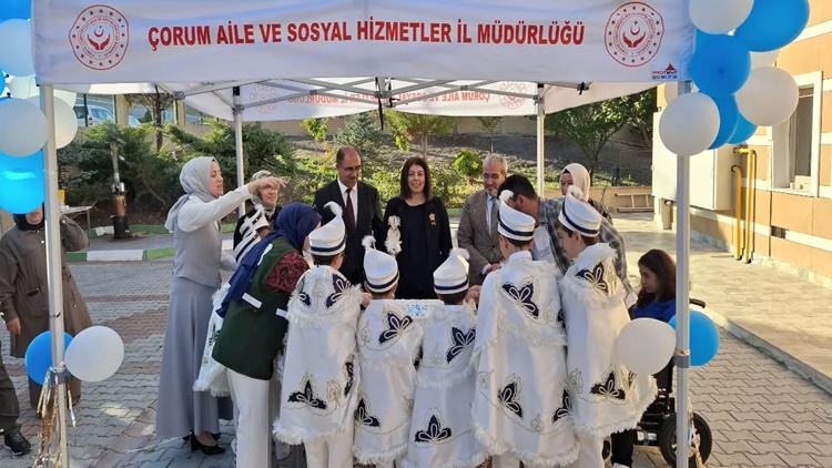 Çocuk Evlerinde Geleneksel Sünnet Coşkusu