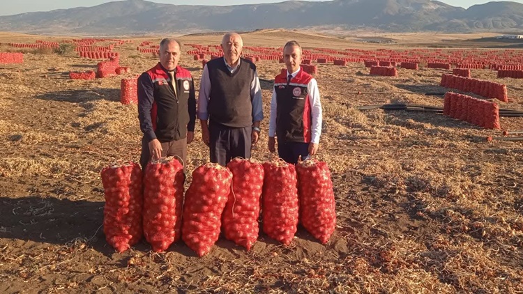 Taş, “Soğan Üreticilerimizin Yanındayız!”