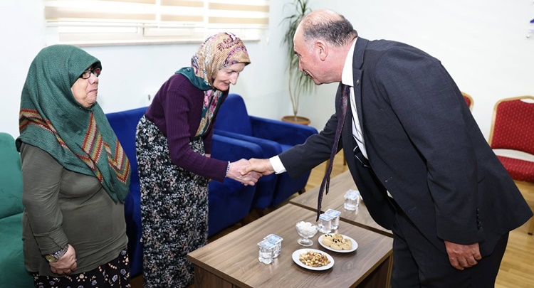 Vali Çalgan’dan Huzurevi Sakinlerine Ziyaret