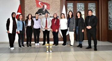 Kadın Voleybol Takımından İl Müdürü Cemil Çağlar’a Ziyaret