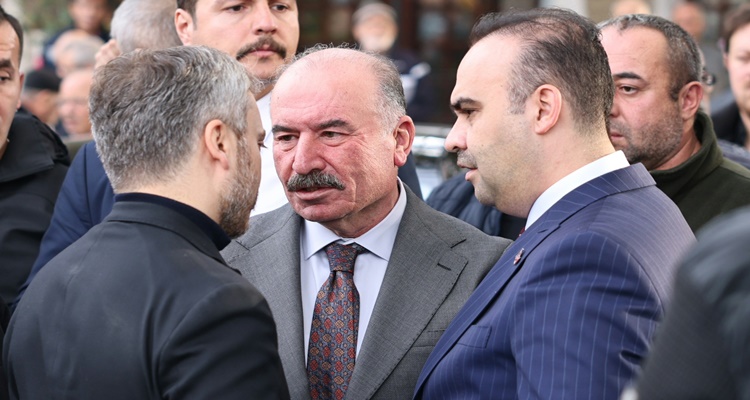 Bakan Kacır Çorum’da Cenaze Törenine Katıldı