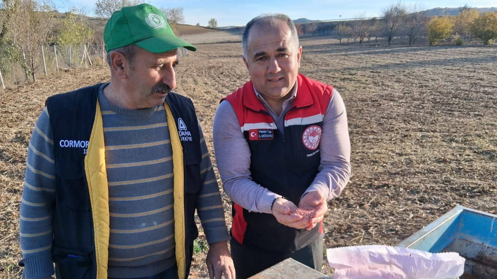 Taş, Çiftçilerle Tarlada Buluştu.