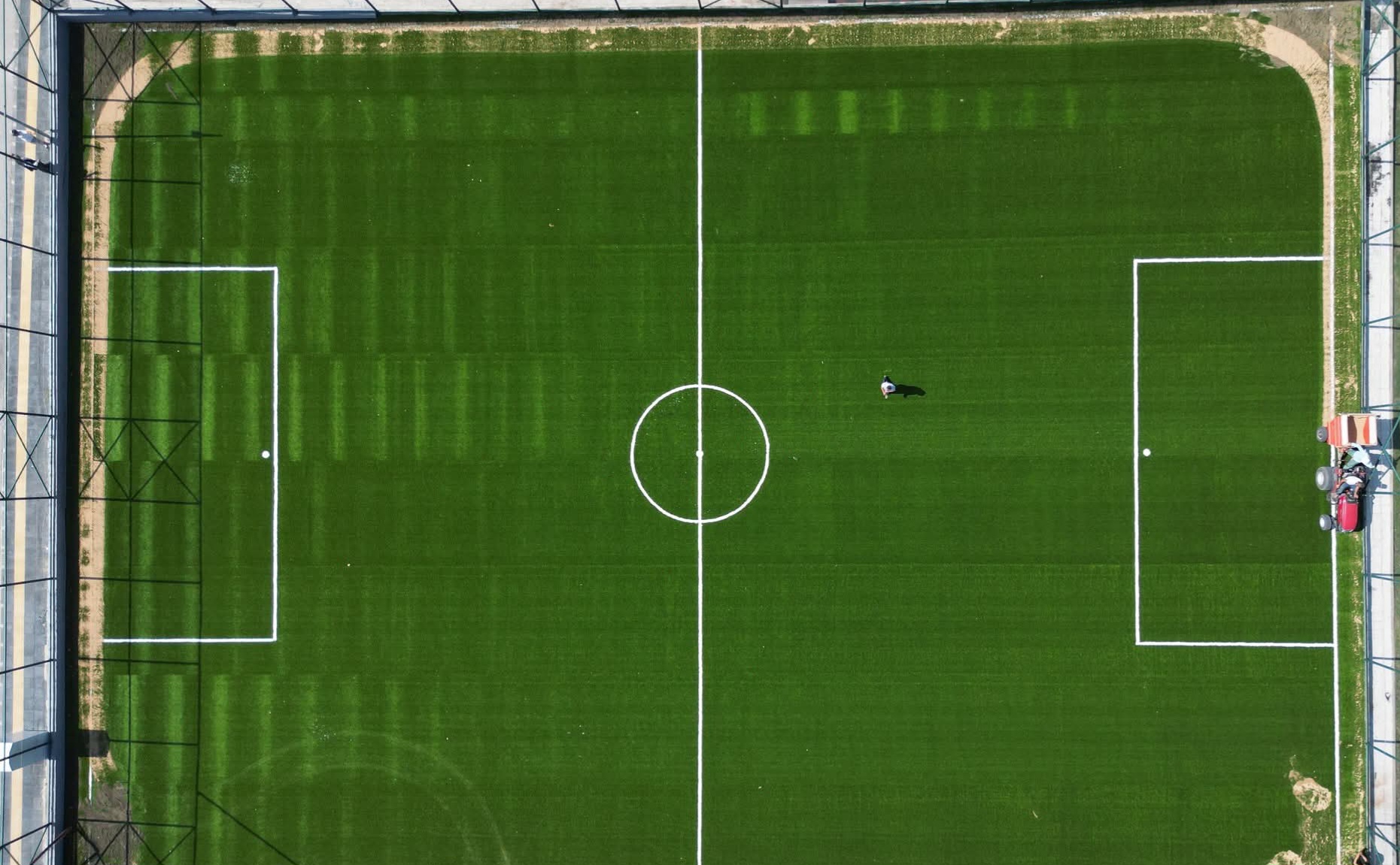 Belediye Okullara Halı Saha Ve Spor Salonları Yapacak