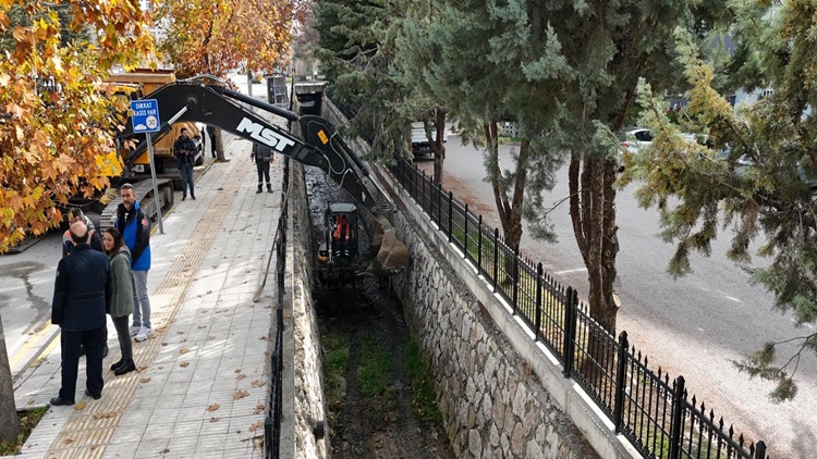 Melikgazi Deresi’nde Hummalı Çalışma