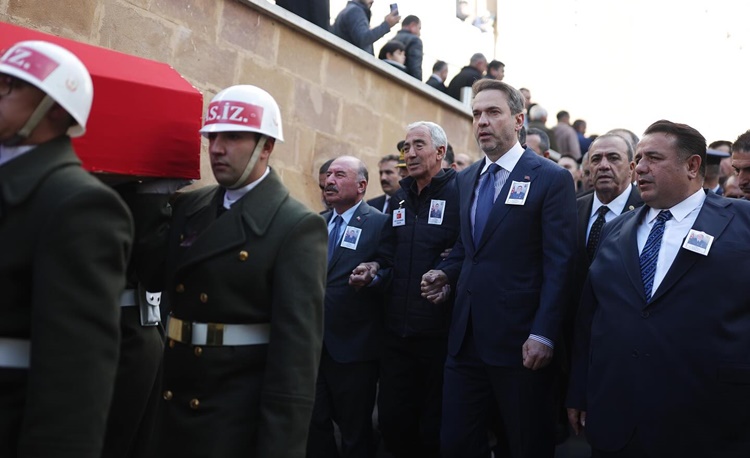 Bakan Bayraktar, Şehidimizi Çorum’da Son Yolculuğuna Uğurladı