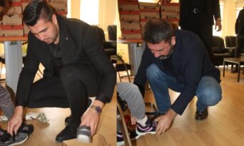 Ak Gençlik Köylerde Öğrencilere Bot Dağıttı