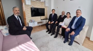 Çağlar, Tuğsem Bulut’un Karne Sevincine Ortak Oldu