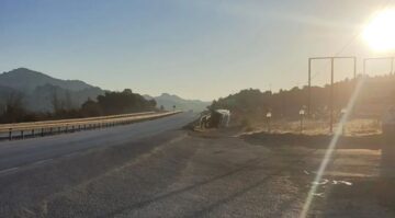 Sürücünün Gözünü Güneş Aldı, Araç Şarampole Devrildi