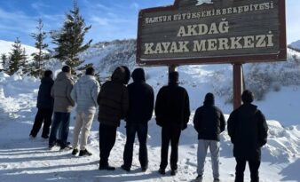 Çorumlu Çocuklar Akdağ’da Kışın Tadını Çıkardı