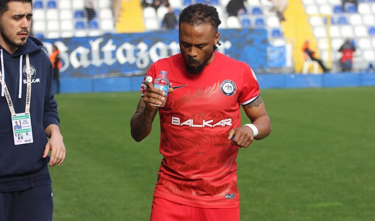 Fredy İlk Kez Arca Çorum FK Forması Giydi