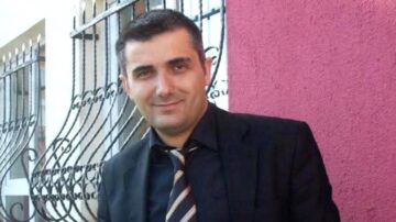 Balkondan Düşen Çorumlu Öğretmen, Kurtarılamadı