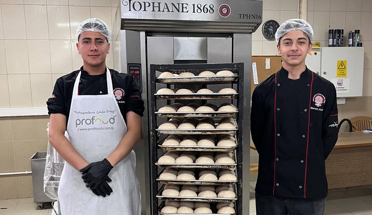 Bu Lisede Günde 10 Bin Tam Buğday Ekmeği Üretiyorlar