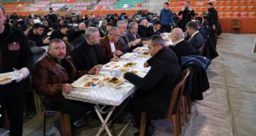 Belediyenin İftar Sofrasında İlk Oruç Açıldı