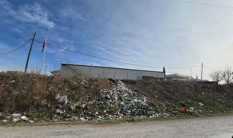 Feraset Petrol Çevresinde Çevre Kirliliği Tepki Çekiyor