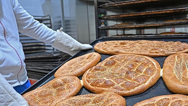 Çorum’da Ramazan Pidesi Kuyruğu: Tekli Pide Tepkisi!