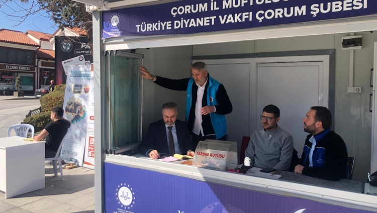 TDV Bağış Standı Hayra Köprü Olmaya Devam Ediyor