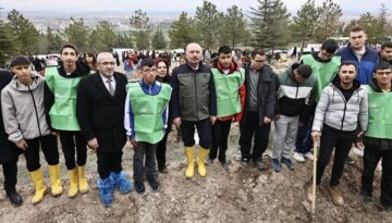 Çorum’da 2 Bin Sedir Fidanı Toprakla Buluşturuldu