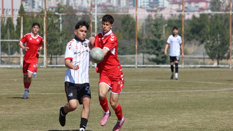 Arca Çorum FK U17’den Tarihi Zafer!