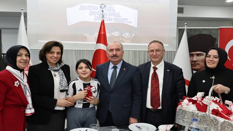 Dünya Yetimler Gününde Sevgi ve Şefkat Sofrası