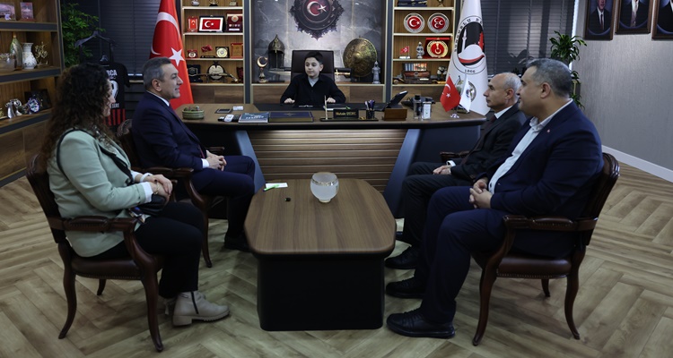 Başkan Dere, 23 Nisan’da Koltuğunu Minik Taha’ya Devretti